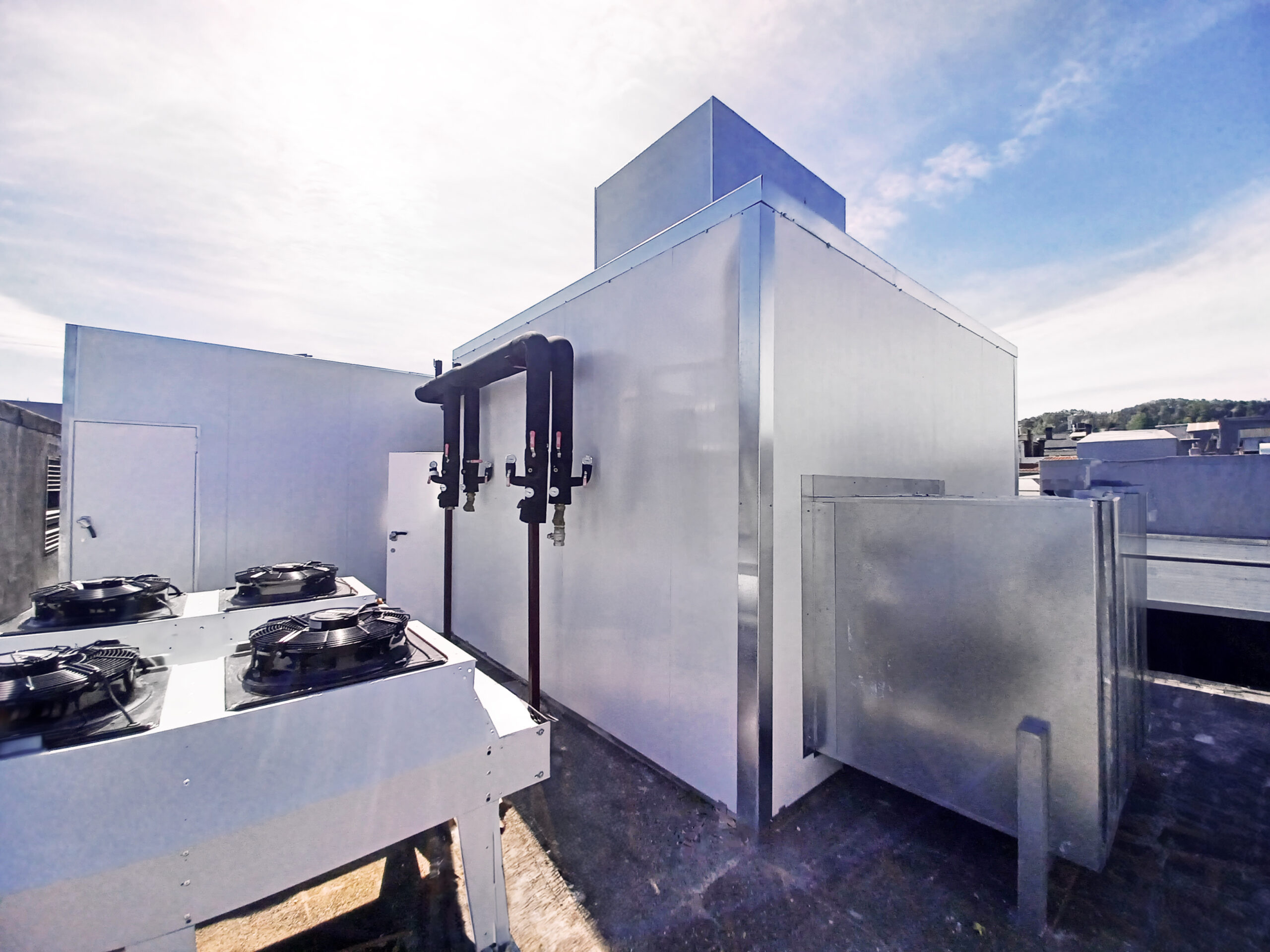 Cabinas insonorización acústica instalada para sistemas de climatización