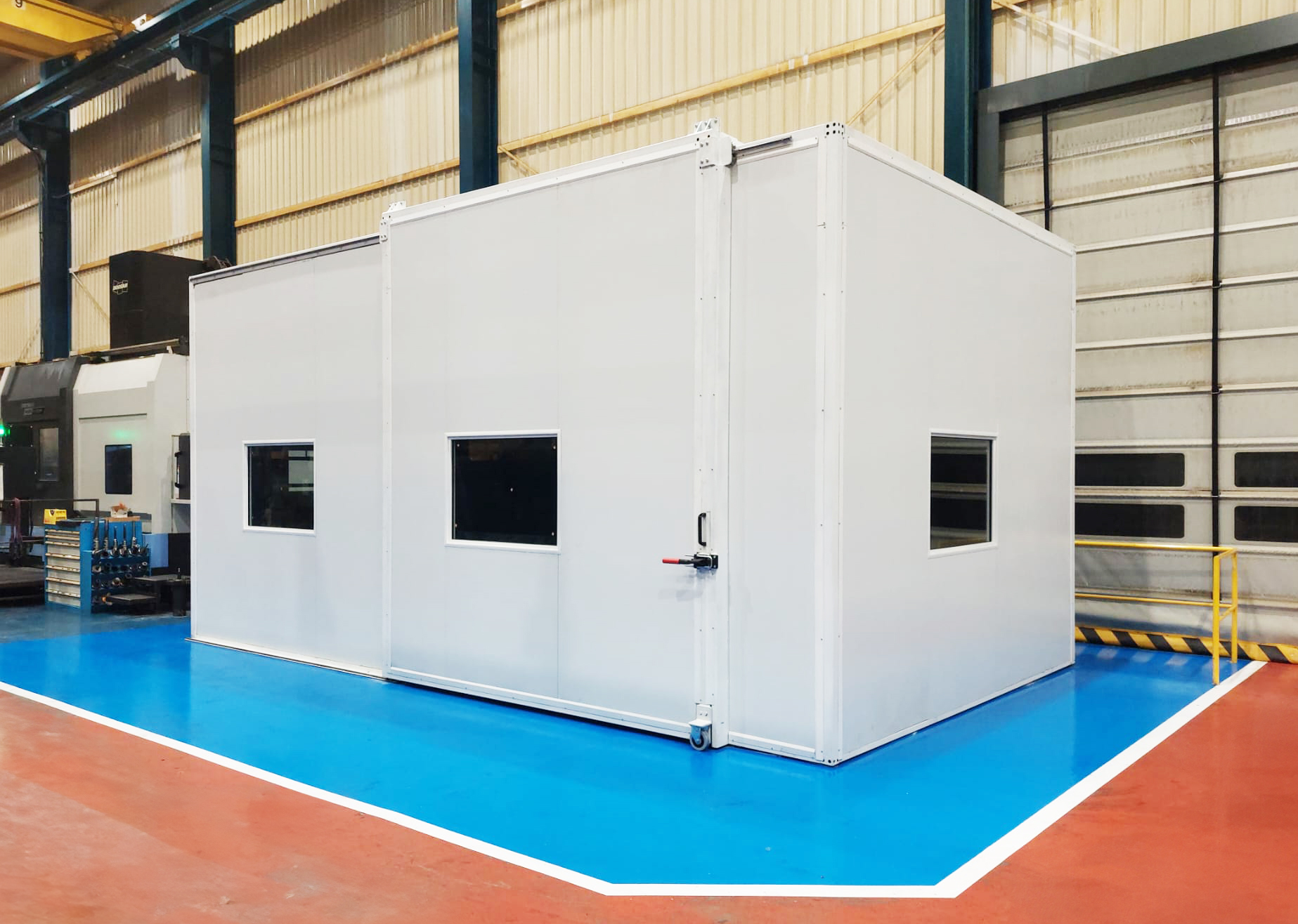 Cabina acústica diseñada para fábrica de engranajes industriales